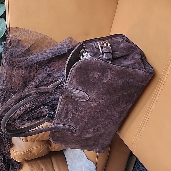 Elegant Brown Suede Handbag - Picture 6 of 9